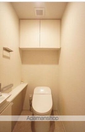 クレヴィア成城[3LDK/70.78m2]のトイレ