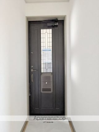 ロイヤルパレス新倉　Ｂ棟[2DK/48.6m2]の玄関