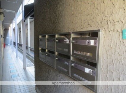 ロワゾブルー[1R/18.8m2]のエントランス