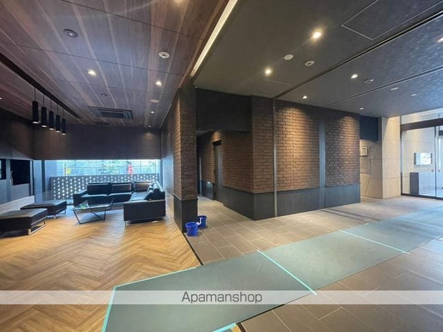 グランフォーレ千早マークスクエアイーストウイングの玄関写真