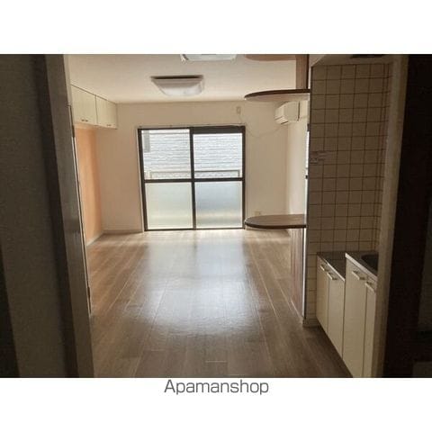 ロイヤルハイツ東八の内装写真