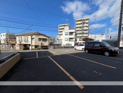 室町ハイツ[3DK/56.87m2]の駐車場2