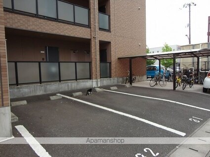 エピナール北久保[1LDK/49.83m2]の駐車場