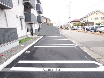 ＧＲＡＮＤ　ＤーＲＯＯＭ高宮北Ｗ[1LDK/40.29m2]の駐車場2