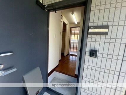 メゾンローズ[1K/24.5m2]の玄関