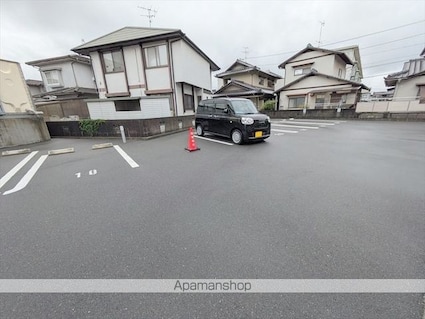 ＧＬＯＲＩＯＵＳ　Ｋ[2LDK/58.37m2]の駐車場