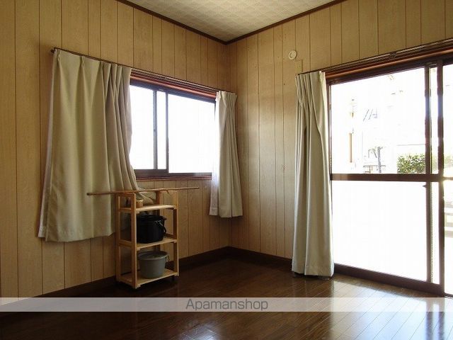 小林市 1階建 築29年の内装写真