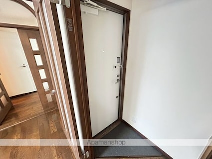 南小岩６丁目住宅[1LDK/62.89m2]の玄関