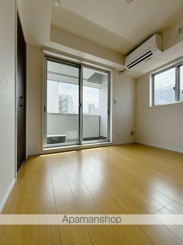 ニュートリノ要の内装写真