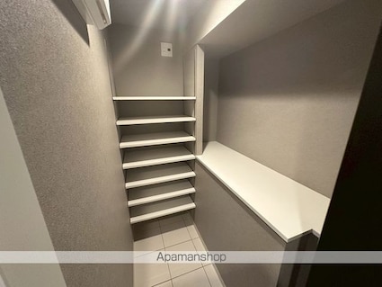 愛知県名古屋市北区志賀町４丁目[2LDK/71.2m2]の内装2