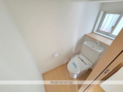 メゾン新富町[3LDK/76.59m2]のトイレ