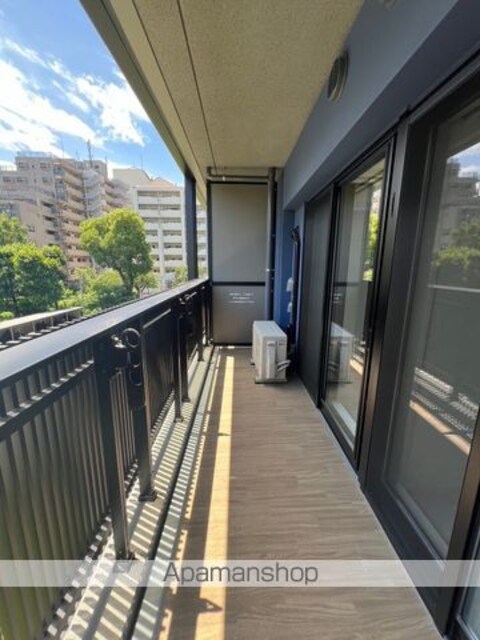 東京都新宿区百人町３丁目[2LDK/45.03m2]のバルコニー