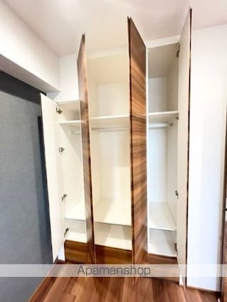 リーラ中野[1LDK/42.16m2]の収納