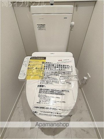 Rising Hills IIの内装写真