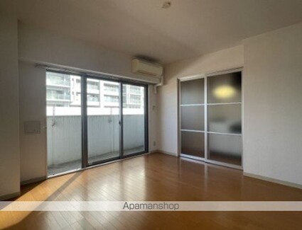 神奈川県横浜市磯子区杉田１丁目[1K/30.26m2]のリビング・居間