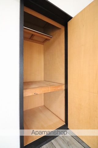 唐湊NIIビルの内装写真