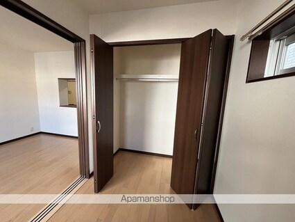 ラ・フォート己斐本町[1LDK/35.52m2]の収納