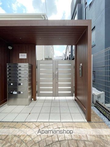 アルモニー三軒茶屋の玄関写真