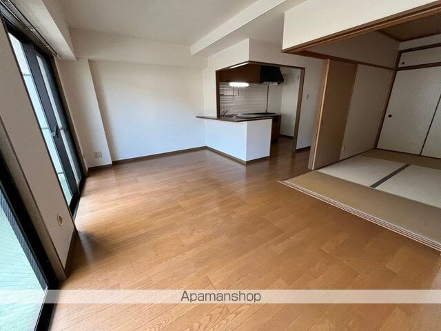 和歌山県和歌山市紀三井寺[2LDK/59.4m2]のリビング・居間