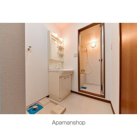 アンプルールブワ虹の内装写真