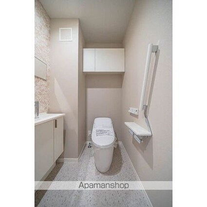 ウノディローロ[2LDK/70.57m2]のトイレ