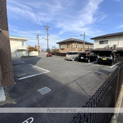 フレンテリゾン[1K/29.7m2]の駐車場