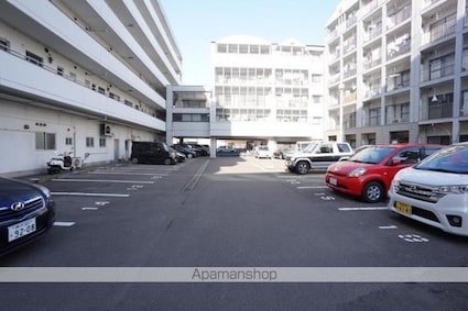 ロイヤルアネックスシエナ[2LDK/65.36m2]の駐車場