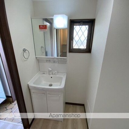 ラフィネ新井[1K/29.78m2]の洗面所