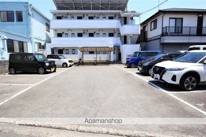 ヴィラ・アンソレイエ堀江[1K/20.8m2]の駐車場