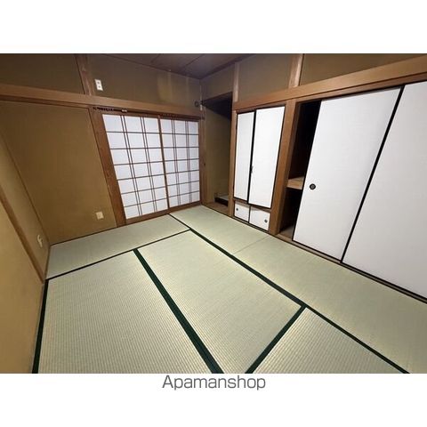 和歌山線 紀伊小倉駅 徒歩7分 2階建 築40年の内装写真