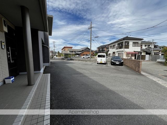 ヴィラーチェ東山の玄関写真