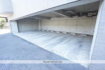 ル・ロア・ヴェール[3LDK/87.5m2]の駐車場1