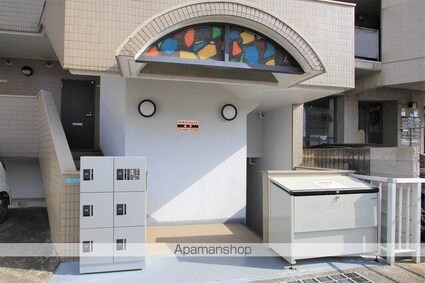 ヴィラ・アンソレイエ御幸[1K/26.66m2]のエントランス2