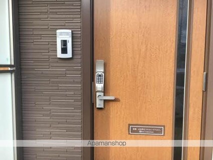 長野県長野市大字南堀[2LDK/68.42m2]の玄関