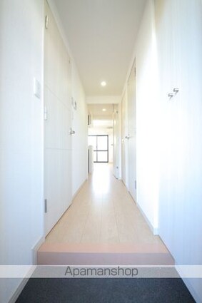 ベルベール[1R/29.79m2]の玄関