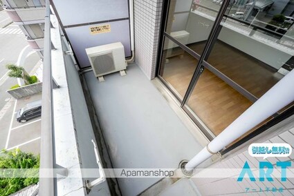 メゾン・ド・アーベリール[1R/30.4m2]のバルコニー