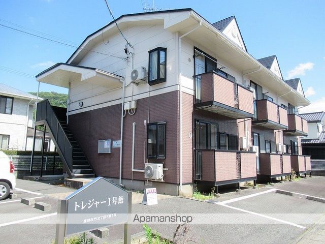 トレジャー1号館の外観写真