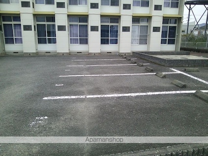 レオパレス御坊[1K/19.87m2]の駐車場2