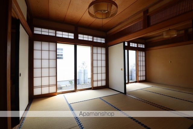 人形坦貸家の内装写真
