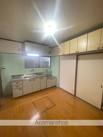 尾崎町5丁目 6DK戸建の内装写真