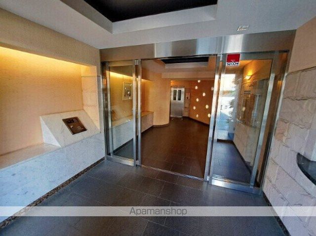 セリュークス板橋本町の玄関写真