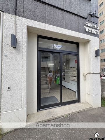 セレッソ本郷の玄関写真