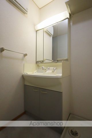 ファミール三軒屋 A棟の内装写真