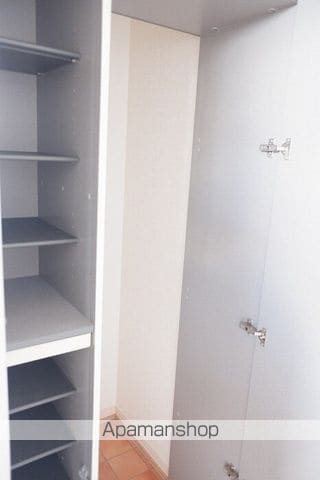 タクティスの内装写真