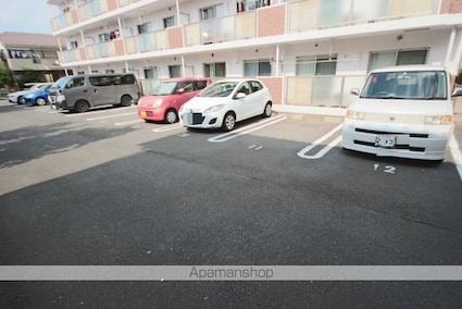 ルミエール（藤原町）[1LDK/43.12m2]の駐車場1