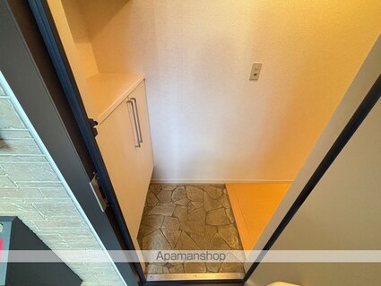 リビングタウン湖都ヶ丘ＩＩ　Ａ棟[2LDK/62.06m2]の玄関