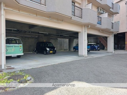 サウザンドリーフ南[1DK/30m2]の駐車場