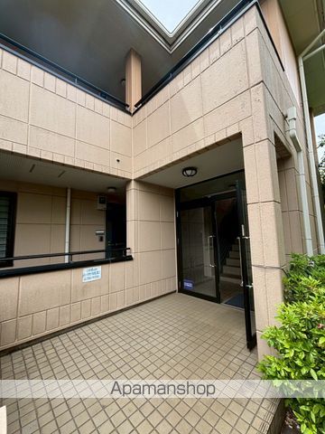 ガーデンズコート立川A棟の玄関写真