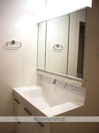 ＤーｒｏｏｍＣＶＩＩＩ[2LDK/52.57m2]の洗面所