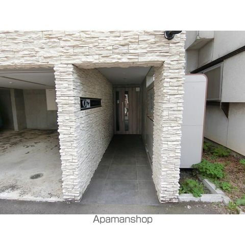 HARNESS南6条の玄関写真